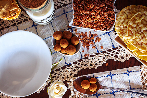 포토 JPG 해외이미지 접시 커피 음료 음식 여행 백그라운드 과일 침구 유리 탁자 호텔 아침 주택 쟁반 건강 사람없음 내부 초콜릿 식사 침실 방 빵집 우유 흰색 침대 신선 사발 고급 맛 아침식사 정상 먹기 서비스 대륙 해외포토 주간 식기 컬러 가구 컨셉 모션 재질 숙소 디저트 유제품 건물 상점 사기그릇 파일형식 이미지허브