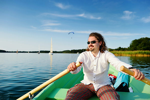 포토 JPG 해외이미지 라이프스타일 행복 호수 얼굴 스포츠 여행 가족 청소년 휴가 건강 한명 미소 안전 물 여름 청춘 강 일출 새벽 젖음 조끼 만 보트 서핑 아빠 뱃놀이 해외포토 자연요소 1 계절 감정 컨셉 배_교통 관계 표정 사람 생활 신체부위 노을 전통놀이 외투 수상스포츠 파일형식 이미지허브
