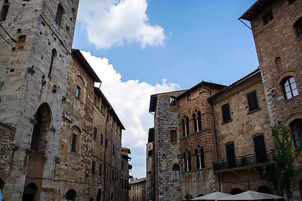 포토 JPG 해외이미지 유럽 중년 건축양식 사람없음 야외 건물 여름 탑 이탈리아 도시 중세 역사 시력 타운 8월 옛날 토스카나 해외포토 건축물 계절 건축 나라 성인 날짜 파일형식 이미지허브