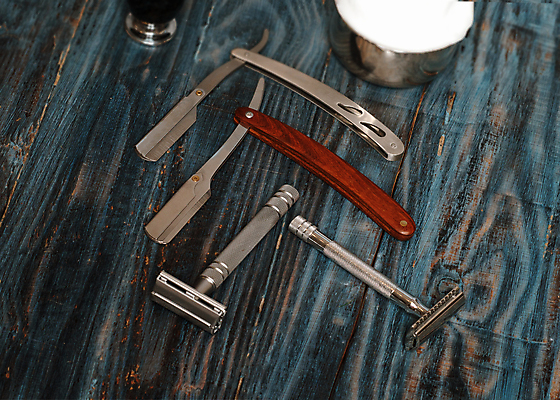 포토 JPG 해외이미지 백그라운드 비즈니스 검은배경 새로움 손잡이 안전 사람없음 목재 뷰티 유행 장비 수확 골동품 공구 붓 칼날 클래식 가장자리 은색 정상 미용사 자르기 오브젝트 복고 날카로움 면도 면도기 몸단장 이발소 위생관리 이발사 회복 목업 스타일 해외포토 나무 직업 컬러 컨셉 농업 재료 모션 관리 위생용품 검은색 도구 둘레 뷰티샵 파일형식 이미지허브