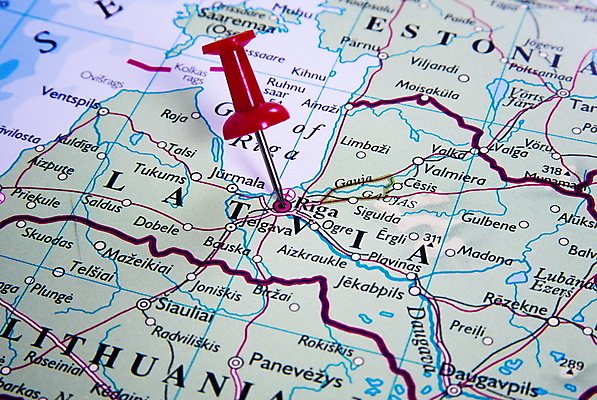 포토 JPG 해외이미지 응시 유럽 종이 도로 여행 백그라운드 지도 표시 휴가 거리 사람없음 빨간색 초록색 파란색 세계 글로벌 꼬리표 사막 도시 대륙 페이지 지역 인덱스 발견 라트비아 루트 리가 지도책 해외포토 시선 나라 길 컬러 교통시설 북유럽 책 라벨 파일형식 이미지허브