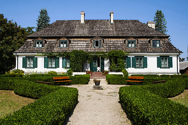 포토 JPG 해외이미지 외관 공원 건축양식 지붕 주택 사람없음 야외 건물 목재 파란색 마을 정원 골동품 시골 재산 박물관 광택 폴란드 뒤뜰 법정 옛날 해외포토 나무 건축물 공공시설 건축 유럽 컬러 재료 금융 파일형식 이미지허브