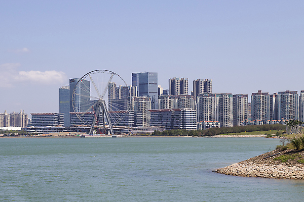포토 JPG 해외이미지 나무 외관 비즈니스 건축양식 창문 유리 하늘 주택 사람없음 건물 초록색 파란색 사무실 탑 고층빌딩 흰색 도시 도심 큼 해외포토 식물 건축물 건축 컬러 재질 빌딩 크기 파일형식 이미지허브