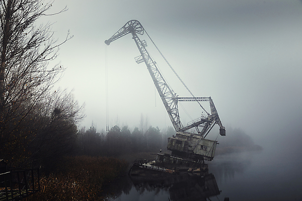 포토 JPG 해외이미지 나무 산업 호수 백그라운드 사람없음 야외 건물 항구 기계 손상 안개 화물 연못 보트 숲 무서움 땅 버리기 기중기 부식 포트 뿌연 썩음 옛날 해외포토 식물 건축물 감정 컨셉 배_교통 교통시설 모션 날씨 운송업 중장비 파일형식 이미지허브