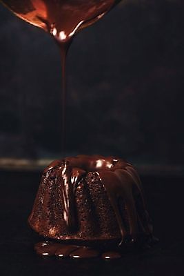 포토 JPG 해외이미지 검은배경 디저트 실내 사람없음 초콜릿 붓기 초코케이크 해외포토 음식 백그라운드 모션 내부 케이크 검은색 파일형식 이미지허브