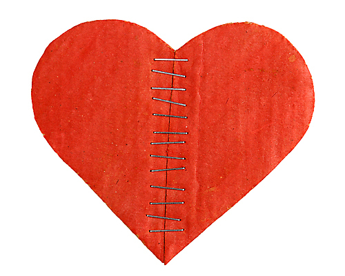 포토 JPG 해외이미지 모양 디자인 종이 컨셉 관계 아이디어 발렌타인데이 사랑 사람없음 빨간색 손상 고통 슬픔 하트 좌절 묶기 심볼 사인 싱글 질감 심플 고정 판지 고립 골절 깨짐 우울증 이혼 적자 해외포토 감정 컬러 의학 모션 데이이벤트 질병 파일형식 이미지허브