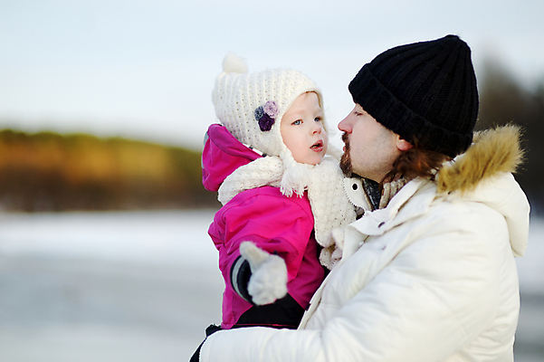 포토 JPG 해외이미지 백인 계절 남자 딸 얼굴 어린이 2 겨울 가족 자연 친절 함께함 사랑 미소 야외 두명 빨간색 부모 컬러풀 추위 코트 흰색 아기 아빠 달콤 떨어짐 작음 12월 만족 1월 2월 해외포토 서양인 감정 컬러 컨셉 관계 표정 사람 신체부위 외투 날짜 맛 크기 생태계 파일형식 이미지허브