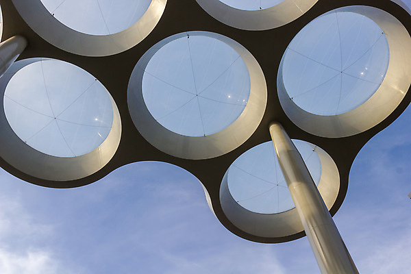 포토 JPG 해외이미지 디자인 유럽 여행 건축양식 하늘 지붕 추상 미래 미술 사람없음 건물 파란색 빛 금속 흰색 도시 플라스틱 네덜란드 시력 풍선 철강 해외포토 건축물 건축 나라 컬러 컨셉 무늬 재질 문화예술 파일형식 이미지허브