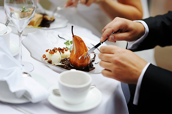 포토 JPG 해외이미지 접시 음식 줄기 과일 디저트 서브 건강 요리 사람없음 식당 와인 얼음 요리사 희망 주스 흰색 신선 맛 굽기 먹기 크림 시럽 설정 건포도 삶기 시나몬 해외포토 자연요소 식물 직업 식기 감정 음료 컬러 컨셉 모션 포도 주류 상점 구이 건과일 파일형식 이미지허브