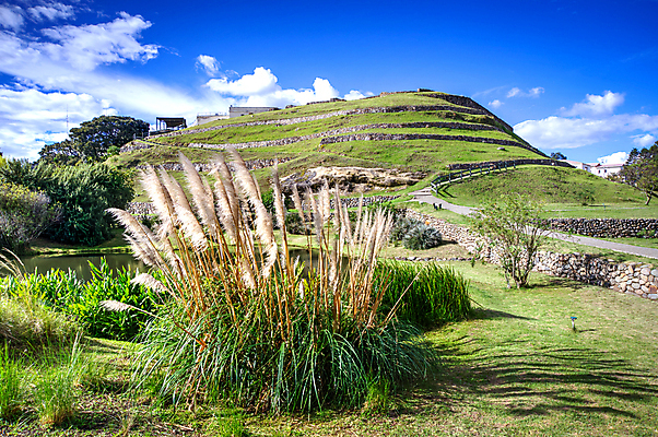 포토 JPG 해외이미지 나무 구름 문화 길 벽 하늘 산 사람없음 야외 초록색 파란색 빛 정원 미국 골동품 바위 사찰 남아메리카 역사 원주민 라틴아메리카 땅 조경 먼지 에콰도르 고고학 땅파기 옛날 잉카 파멸 해외포토 자연요소 식물 교육 컬러 컨셉 북아메리카 종교건축 아메리카 돌_바위 아프리카인 파일형식 소멸 이미지허브