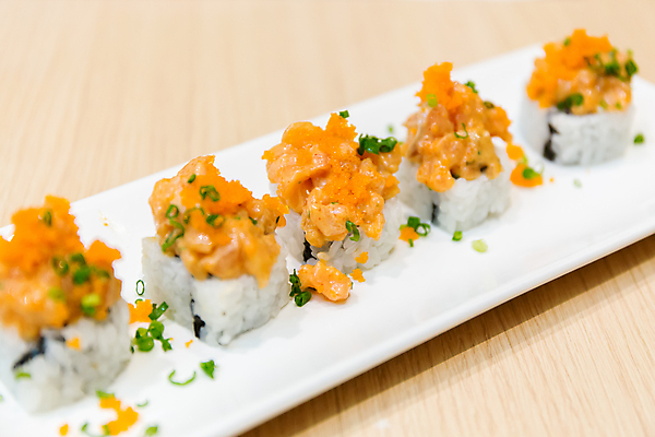 포토 JPG 해외이미지 전통 접시 아시아 문화 음식 바다 다이어트 밥 건강 어류 요리 동양인 사람없음 식당 일본 식사 저녁식사 초밥 신선 맛 먹기 해산물 연어 점심식사 해외포토 식기 나라 컨셉 모션 인종 상점 수중동물 일본음식 파일형식 이미지허브