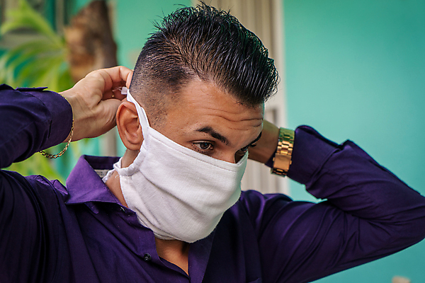 포토 JPG 해외이미지 아시아 얼굴 건강 관리 가면 한명 안전 사람 야외 여행객 고통 호흡기관 바이러스 호흡 보호 질병 예방 번짐 기침 위생관리 인플루엔자 전염병 핸드메이드 사스 코로나바이러스 해외포토 1 감정 나라 컨셉 의학 신체부위 장기_의학 파일형식 효과 이미지허브