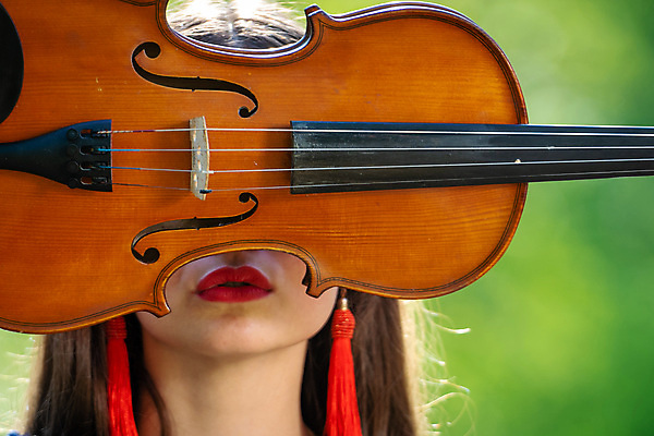 포토 JPG 해외이미지 백인 직업 라이프스타일 손 여자 얼굴 줄 음악 자연 갈색머리 창조 미술 한명 야외 10대 초록색 빛 뷰티 유행 귀여움 소리 공연 음악가 벚꽃 흰색 기구 잡기 클래식 우아함 바이올린 묘사 예술가 숨김 바이올리니스트 뮤지컬 플레이어 해외포토 서양인 1 헤어스타일 꽃 컬러 컨셉 모션 청소년 현악기 문화예술 사람 이벤트 생활 신체부위 연주자 생태계 파일형식 이미지허브