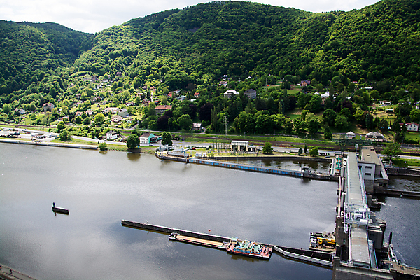 포토 JPG 해외이미지 건축양식 사람없음 건물 강 봄 도시 5월 체코 타운 보헤미아 해외포토 건축물 계절 건축 유럽 날짜 파일형식 이미지허브