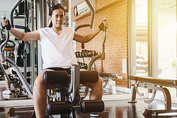 포토 JPG 해외이미지 여자 근육 실내 한명 성인 운동 운동기구 헬스 힘 헬스장 보디빌딩 보디빌더 근육질 성인여자한명만 해외포토 1 건강 사람 내부 몸매 여자한명만 성인여자만 파일형식 이미지허브
