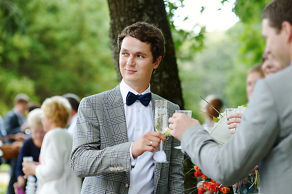 포토 JPG 해외이미지 주간 커플 외관 드레스 여자 꽃 음료 꽃다발 가족 기념 한명 성인 빨간색 친구 축제 활발 기쁨 축하 산호 샴페인 정중 해외포토 자연요소 식물 1 옷 감정 컬러 컨셉 관계 주류 사람 자포동물 파일형식 이미지허브