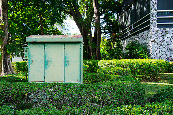 포토 JPG 해외이미지 외관 산업 선 백그라운드 안전 사람없음 야외 상자 금속 힘 장비 회색 에너지 흰색 도시 판넬 위험 고립 분배 전압 제어 현재 공급 해외포토 컬러 컨셉 재질 파일형식 이미지허브