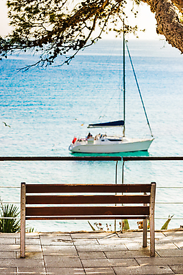 포토 JPG 해외이미지 나무 유럽 바다 섬 여행 요트 벤치 자연 휴가 휴식 항해 사람없음 야외 세로 물 여름 관광지 태양 뷰티 맑음 만 스페인 지중해 엽서 남쪽 스페인어 해외포토 자연요소 식물 계절 나라 컨셉 배_교통 의자 날씨 편지 방향 생태계 파일형식 이미지허브