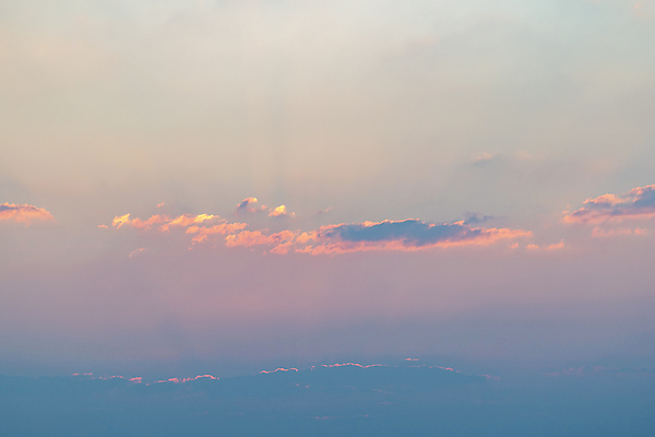 포토 JPG 해외이미지 구름 선 백그라운드 오렌지 자연 벽지 하늘 바람 날씨 추상 따뜻함 풍경 사람없음 빛 컬러풀 햇빛 뷰티 노란색 일출 스파 황혼 일몰 새벽 분위기 황금 천국 솜털 파스텔톤 해외포토 자연요소 컬러 컨셉 무늬 과일 태양 노을 생태계 파일형식 이미지허브