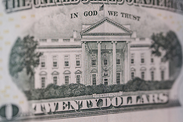 포토 JPG 해외이미지 종이 백그라운드 컨셉 지폐 돈 비즈니스 성공 선물 사람없음 장식 초록색 금융 빛 달러 검은색 쪽지 미국 저축 흰색 반지 화려 시장 재산 고급 보석 오브젝트 만족 계산서 대출 빚 해외포토 감정 컬러 북아메리카 장신구 경제 광석 파일형식 이미지허브