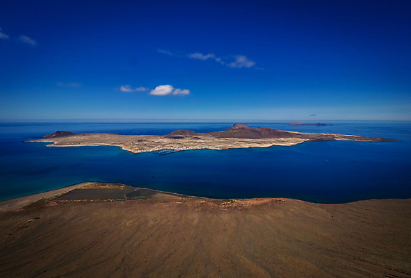 포토 JPG 해외이미지 유럽 바다 섬 여행 자연 하늘 휴가 산 건조 안테나 파노라마 풍경 사람없음 여름 파란색 항구 만 스페인 격려 포트 터키석 수평선 해외포토 계절 감정 나라 컬러 통신 교통시설 모션 촬영기법 보석 생태계 파일형식 이미지허브