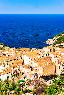 포토 JPG 해외이미지 전통 유럽 문화 바다 섬 여행 건축양식 하늘 주택 사람없음 야외 건물 세로 물 여름 파란색 관광지 햇빛 태양 마을 시골 스페인 지중해 타운 옛날 수평선 해외포토 자연요소 건축물 계절 건축 나라 컬러 도시 파일형식 이미지허브