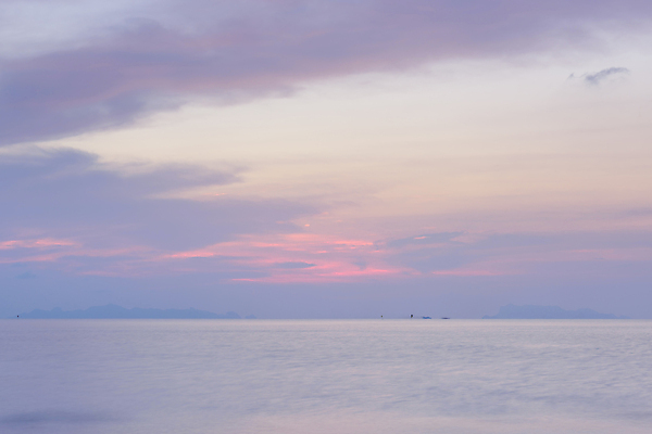 포토 JPG 해외이미지 구름 호수 모래 파도 바다 백그라운드 오렌지 자연 하늘 아침 날씨 풍경 사람없음 여름 빛 햇빛 태양 반사 일출 맑음 황혼 일몰 봄 새벽 수확 황금 향수 복고 천국 스카이라인 흐림 수평선 해외포토 주간 자연요소 계절 농업 과일 노을 화장품 생태계 파일형식 이미지허브