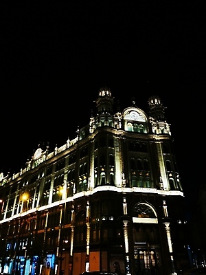 포토 JPG 해외이미지 행복 얼굴 음식 시계 백그라운드 비즈니스 가족 하늘 거리 버스 서기 사람 사람없음 야외 건물 빛 사무실 유행 문 탑 고층빌딩 기차 도시 비즈니스맨 야간 큼 책상 사인 경영자 문학 고립 해외포토 자연요소 건축물 남자 감정 육상교통 가구 관계 모션 대중교통 빌딩 신체부위 직장인 크기 리더 파일형식 이미지허브