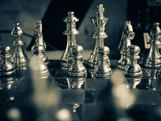 포토 JPG 해외이미지 스포츠 조각 컨셉 비즈니스 모션 놀이 탁자 성공 설계 사람없음 세트 힘 경쟁 도전 게임 우승 체스말 체스 계획 위험 왕 충돌 싸움 패배 체스판 장군 여왕 승자 지능 토너먼트 필승 회복 해외포토 직업 가구 최고 말_게임 파일형식 이미지허브