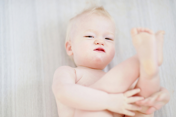 포토 JPG 해외이미지 백인 1 라이프스타일 행복 얼굴 어린이 놀이 건강 한명 미소 사람 소년 파란색 뷰티 침실 흰색 침대 표현 아기 신생아 닫기 달콤 작음 담요 부드러움 걸음마 돌봄 배려 천진난만 해외포토 서양인 남자 감정 컬러 가구 컨셉 모션 표정 생활 신체부위 감각 맛 크기 파일형식 이미지허브