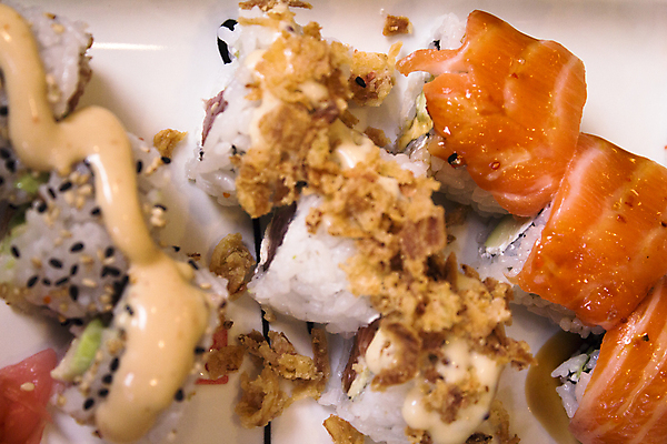 포토 JPG 해외이미지 접시 아시아 문화 음식 밥 건강 어류 요리 동양인 사람없음 일본 식사 저녁식사 초밥 회 흰색 해조류 참치 먹기 해산물 준비 날것 연어 점심식사 해외포토 식기 나라 컬러 모션 인종 수중동물 해양식물 일본음식 파일형식 이미지허브