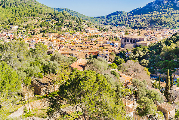 포토 JPG 해외이미지 유럽 섬 여행 건축양식 하늘 지붕 산 주택 파노라마 풍경 사람없음 야외 건물 관광지 하이앵글 도시풍경 마을 계곡 시골 역사 스페인 지중해 타운 남쪽 스페인어 옛날 조감도 해외포토 건축물 건축 나라 바다 뷰포인트 촬영기법 도시 방향 파일형식 이미지허브