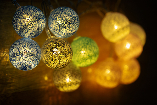 포토 JPG 해외이미지 모양 조각 백그라운드 컨셉 크리스마스 비즈니스 전구 조명 새해 사람없음 건물 장식 파란색 빛 우주 환경 디지털 장비 에너지 추위 흰색 램프 축하 절약 투명 창고 오브젝트 심플 전자 네온 빛망울 고립 광 다이오드 배기가스 엘리먼트 주도 해외포토 건축물 기념일 컬러 예절 파일형식 이미지허브