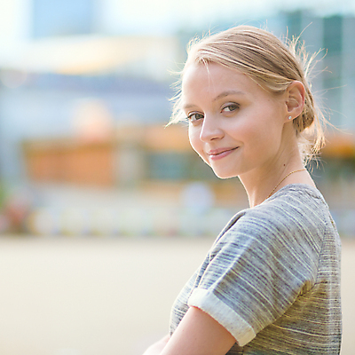 포토 JPG 해외이미지 외국인 여자 유럽 얼굴 대학생 한명 20대 성인 아웃포커스 성인여자한명만 파리(프랑스) 해외포토 1 학생 나라 촬영기법 사람 인종 청년 신체부위 여자한명만 성인여자만 파일형식 이미지허브