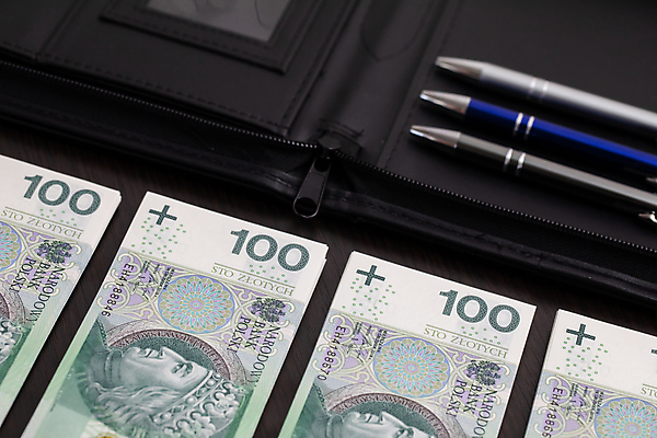 포토 JPG 해외이미지 종이 지폐 돈 비즈니스 탁자 사람없음 경제 펜 저축 우승 재산 떨어짐 수집 소중 상패 무역 투자 이익 보물 자원 뇌물 계산서 욕심 월급 축적 빚 비용 수수료 해외포토 산업 가구 컨셉 금융 필기구 최고 상_우승 요금 파일형식 이미지허브