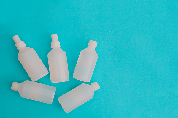 포토 JPG 해외이미지 건강 사람없음 약 청결 흰색 액체 바이러스 보호 위생 빨래 컨테이너 플라스틱 세제 예방 비누 로션 청소부 돌봄 소독 위생관리 전염병 해외포토 직업 산업 컬러 컨셉 가사 의학 모션 재질 관리 위생용품 화장품 질병 파일형식 이미지허브