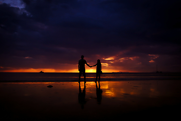 포토 JPG 해외이미지 전신 커플 여자 남자 행복 실루엣 바다 여행 데이트 휴가 함께함 성인 야외 두명 햇빛 손잡기 일몰 저녁 성인만 해외포토 감정 컨셉 관계 모션 촬영기법 사람 태양 노을 야간 파일형식 이미지허브