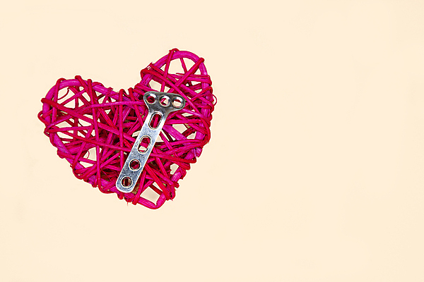 포토 JPG 해외이미지 모양 접시 디자인 백그라운드 컨셉 패턴 자연 추상 발렌타인데이 사랑 미술 사람없음 목재 치료 장식 빨간색 노란색 우주 금속 고통 슬픔 흰색 하트 수술 플랫 질병 심볼 위치 내추럴 고립 깨짐 등나무 정형외과 철강 핸드메이드 해외포토 나무 식기 감정 컬러 무늬 재료 의학 데이이벤트 재질 문화예술 병원 생태계 파일형식 이미지허브