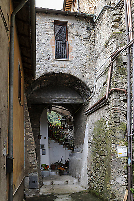 포토 JPG 해외이미지 산업 건축양식 공장 주택 흑백 실내 사람없음 내부 가로 어둠 이탈리아 손상 방 수확 그래피티 숲 버리기 언덕 부식 이탈리아문화 복고 종탑 구식 그런지 깨짐 썩음 옛날 오싹 해외포토 건축 유럽 컨셉 농업 공업 모션 촬영기법 건물 탑 낙서 그림 유럽문화 파일형식 이미지허브