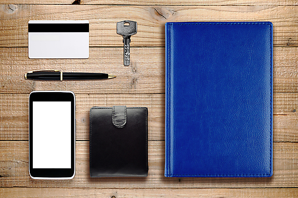 포토 JPG 해외이미지 장신구 열쇠 모바일 문구용품 사람없음 목재 금융 파란색 스마트폰 핸드폰 펜 볼펜 스크린 다이어리 검은색 공책 터치 흰색 신용카드 지갑 널 플라스틱 가죽 질감 전자 PDA 인출 체크카드 해외포토 나무 컬러 재료 재질 경제 전자제품 스마트기기 필기구 사무용품 오브젝트 파일형식 이미지허브