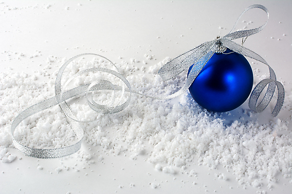 포토 JPG 해외이미지 나무 디자인 계절 리본 백그라운드 크리스마스 겨울 공 유리 추상 휴가 새해 프레임 선물 사람없음 장식 가로 파란색 빛 활발 흰색 시골 축하 인사 우아함 심볼 활 광 여의주 카피스페이스 방식 해외포토 식물 기념일 컬러 컨셉 무늬 재질 공백 예절 파일형식 이미지허브