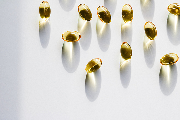 포토 JPG 해외이미지 사람없음 알약 노란색 건강관리 흰색 낟알 영양제 오메가 항생제 해외포토 컬러 건강 관리 약 파일형식 이미지허브