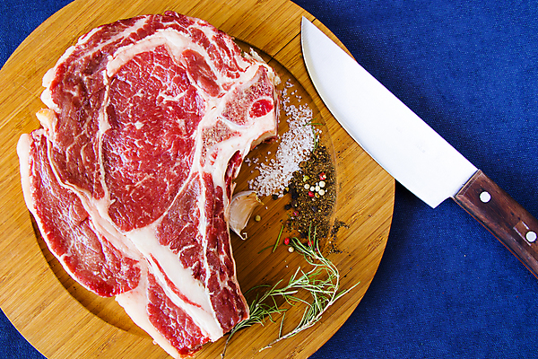 포토 JPG 해외이미지 음식 백그라운드 재료 탁자 양파 뼈 건강 육류 스테이크 요리 비프스테이크 사람없음 목재 빨간색 주방 검은색 식사 저녁식사 소고기 흰색 신선 칼 그릴 상품 정상 바비큐 자르기 굽기 향신료 준비 날것 소금 후추 로즈메리 갈비뼈 단백질 생식 카피스페이스 해외포토 나무 컬러 가구 채소 식재료 모션 주방용품 서양음식 공백 구이 허브 영양소 향미료 파일형식 이미지허브