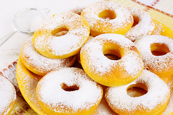 포토 JPG 해외이미지 접시 음식 탁자 휴가 디저트 사람없음 목재 노란색 쌓기 과자 케이크 얼음 빵집 튀김 흰색 시골 신선 원형 구멍 도넛 달콤 아침식사 폐기물 잼 가루 설탕 굽기 반죽 브런치 점심식사 페스츄리 해로움 핸드메이드 해외포토 자연요소 도형 나무 식기 빵 컬러 가구 컨셉 재료 모션 상점 식사 소스_음식 맛 쓰레기 구이 파일형식 이미지허브