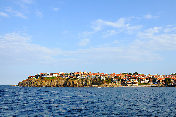 포토 JPG 해외이미지 유럽 바다 여행 하늘 휴가 주택 따뜻함 사람없음 야외 건물 물 파란색 햇빛 도시 타운 불가리아 터키석 해외포토 자연요소 건축물 나라 컬러 태양 보석 파일형식 남유럽 이미지허브