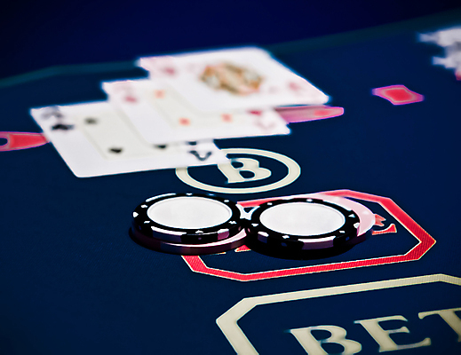 포토 JPG 해외이미지 사람없음 아웃포커스 트럼프 포커칩 도박 카지노 포커 해외포토 촬영기법 놀이용품 게임 파일형식 이미지허브