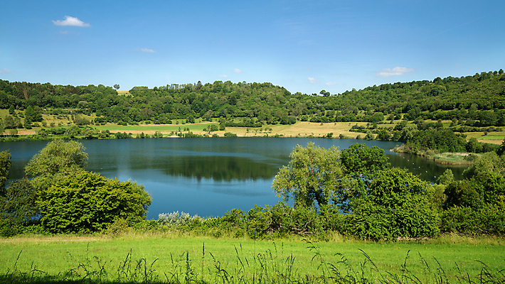 포토 JPG 해외이미지 식물 유럽 호수 여행 자연 하늘 산 독일 파노라마 풍경 사람없음 야외 물 관광지 환경 트래킹 하이킹 시골 생태계 화산 내추럴 산맥 해외포토 자연요소 나라 레저 촬영기법 파일형식 이미지허브