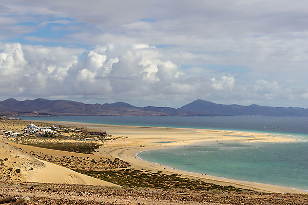 포토 JPG 해외이미지 구름 공원 모래 파도 섬 여행 하늘 휴가 산 파노라마 풍경 사람없음 물 여름 파란색 관광지 햇빛 흰색 스페인 즐거움 화산 암초 용암 대서양 내추럴 터키석 산맥 해외포토 자연요소 계절 공공시설 감정 유럽 바다 컬러 촬영기법 태양 보석 파일형식 이미지허브