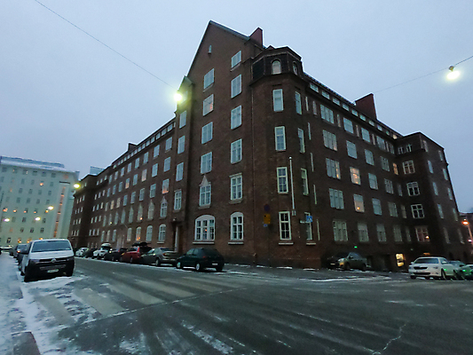 포토 JPG 해외이미지 라이프스타일 공원 행복 문화 길 스포츠 여행 겨울 자동차 자연 휴가 새로움 건강 핀란드 사람 사람없음 야외 건물 파란색 사무실 걷기 축제 하이킹 도시 야간 저녁 숲 연도 방향 고립 헬싱키 해외포토 자연요소 건축물 계절 공공시설 감정 육상교통 컬러 컨셉 비즈니스 모션 레저 북유럽 생활 생태계 파일형식 이미지허브