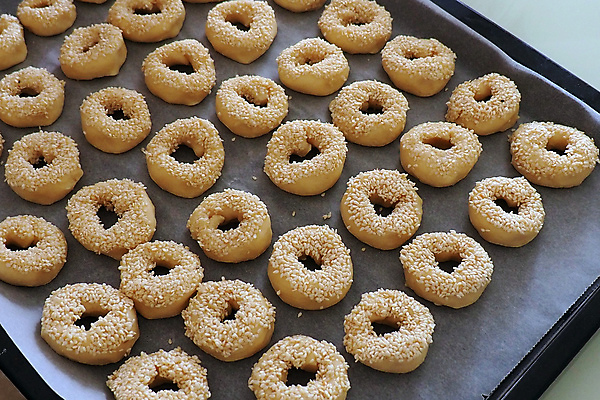 포토 JPG 해외이미지 전통 음식 빵 백그라운드 디저트 함께함 건강 씨앗 사람없음 갈색 쌓기 식사 빵집 흰색 신선 반지 원형 달콤 맛 아침식사 밀 굽기 깨 베이글 고립 페스츄리 튀르키예 해외포토 도형 식물 아시아 컬러 컨셉 식재료 장신구 모션 곡류 상점 조미료 구이 파일형식 이미지허브